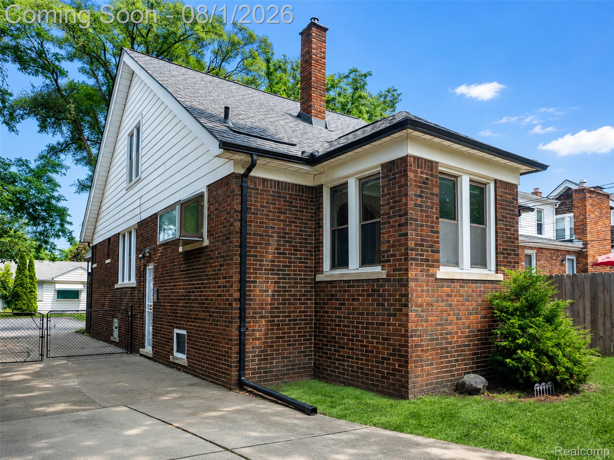 Residential in Center Line 4