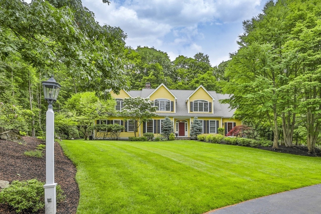 Barakat Ln, Sherborn, MA 01770