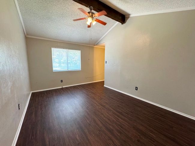 1107 Spearson Ln, House other with 3 bedrooms, 2 bathrooms and 2 parking in Austin TX | Image 4