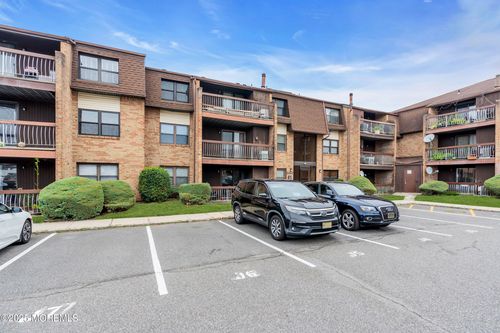 1617 Raspberry Ct, Edison, NJ, 08817-2768 | Card Image