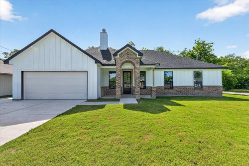 2902 Walnut St, Greenville, TX, 75401-3830 | Card Image