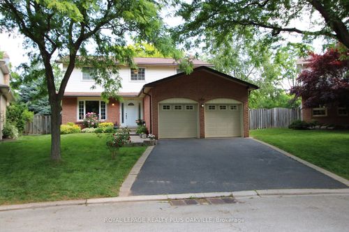 1303 Henley Pl, Oakville, ON, L6H2W1 | Card Image