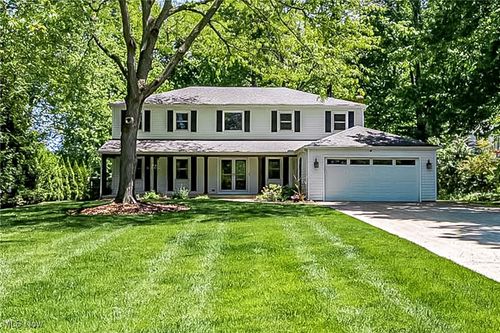 4101 Woodgate Cir, Westlake, OH, 44145-5338 | Card Image