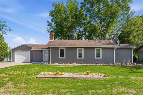 104 1st St E, Lyndon, IL, 61261-7729 | Card Image