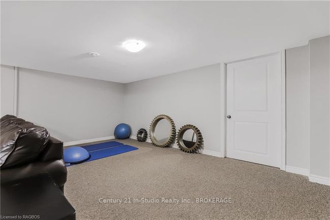 160 Hawthorn Cres, Condo with 3 bedrooms, 4 bathrooms and 2 parking in Kemble ON | Image 34