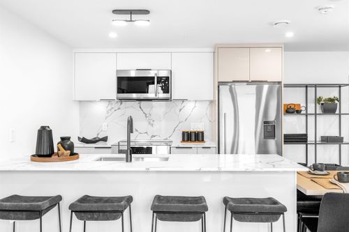 111-2085 1st Ave E, Vancouver, BC, V5N1B6 | Card Image