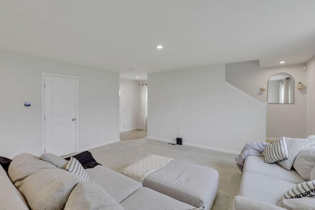8568 Gable Loop, Condo with 4 bedrooms, 3 bathrooms and null parking in Canal Winchester OH | Image 12