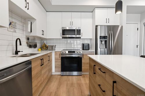 302-2469 Gateway Rd, Langford, BC, V9B6R7 | Card Image