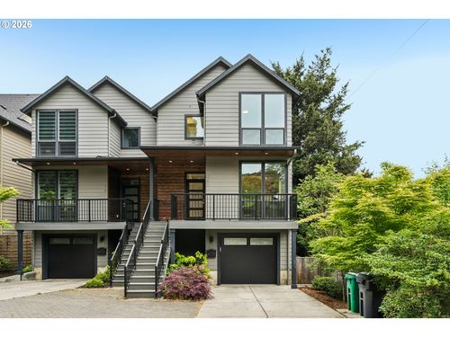 7081 Se Thorburn St, Portland, OR, 97215-1431 | Card Image