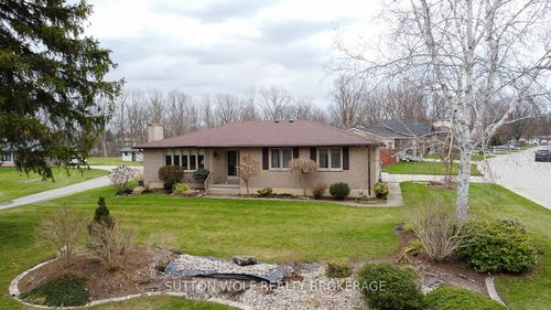 115 Hull Rd, Strathroy, ON, N7G2B7 | Card Image