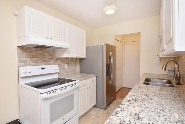 Stainless Appliances | Image 11