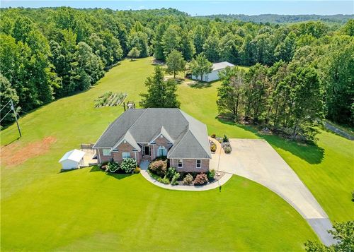 184 Scott Cir, Toccoa, GA, 30577-7933 | Card Image