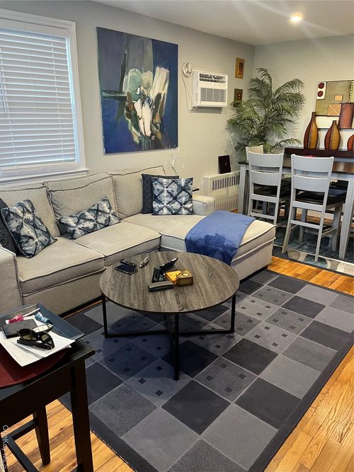 538 E Park Ave, Long Beach, NY, 11561-3744 | Card Image