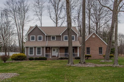 2218 Crestmont Dr, Girard, OH, 44420-1165 | Card Image