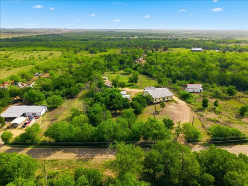 780 Spoke Hollow Rd, Lockhart, TX, 78644-2928 | Card Image
