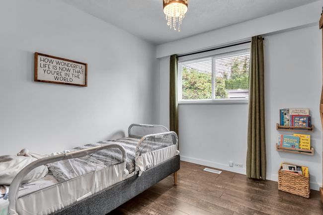 12033 261 St, House other with 4 bedrooms, 3 bathrooms and 8 parking in Maple Ridge BC | Image 18