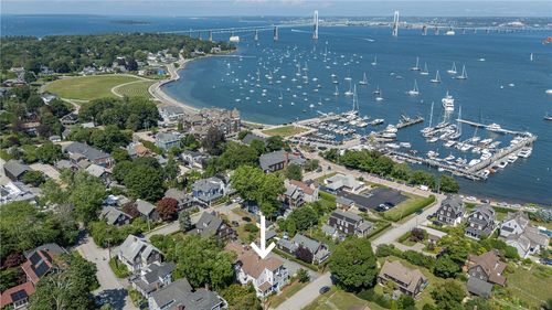 20 Lincoln St, Jamestown, RI, 02835-1215 | Card Image
