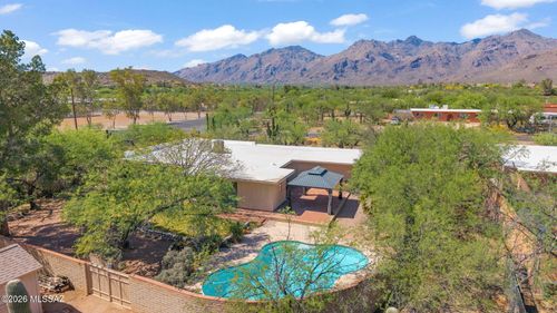 9070 E Kayenta Dr, Tucson, AZ, 85749-9364 | Card Image