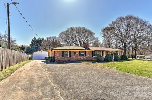 1356 Ford Dr, Lowell, NC, 28098-1725 | Card Image