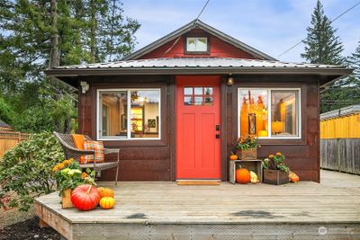 Each side of this duplex is a perfectly balanced tiny house. | Image 2