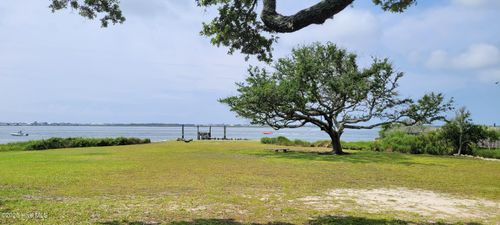 202 S 34th St, Morehead City, NC, 28557-3238 | Card Image