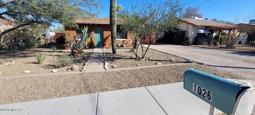 1026 N Catalina Ave, Tucson, AZ, 85711-1133 | Card Image