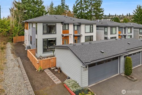 36-12800 Se 75th Ct, Newcastle, WA, 98056-5008 | Card Image
