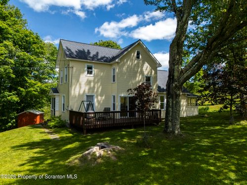 52 Stanton Dr, Waymart, PA, 18472-6052 | Card Image