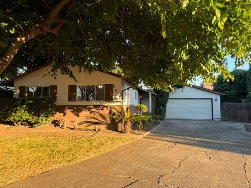 3032 Elmwood Ave, Stockton, CA, 95204-3909 | Card Image