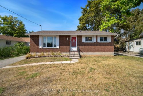 3 Westmount Dr N, Orillia, ON, L3V6B7 | Card Image