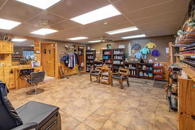 Salon 2.jpg | Image 9