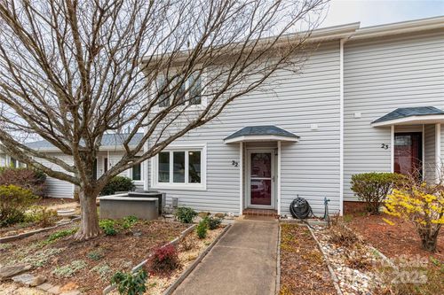 22 Hollybrook Dr, Asheville, NC, 28803-2067 | Card Image