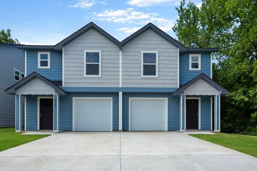 818 W Walker St, Denison, TX, 75020-2254 | Card Image