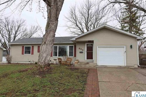 623 Washington Ave, Fairmont, MN, 56031-4357 | Card Image