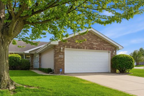 1257 W 84th Ln, Merrillville, IN, 46410-6635 | Card Image