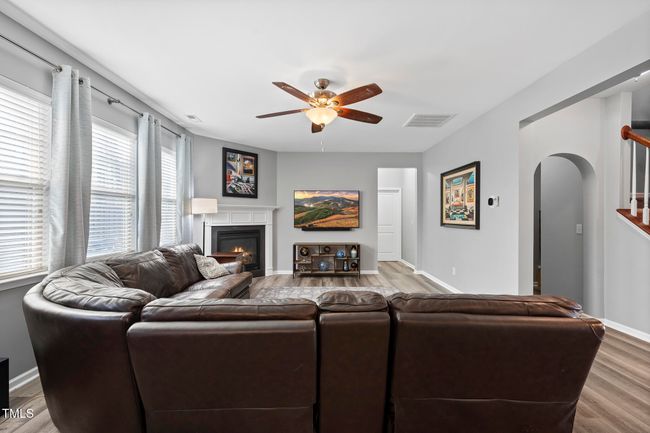 Living Room | Image 11