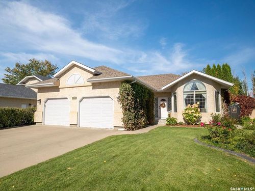 412 4th Street E, Warman, SK, S0K4S0 | Card Image