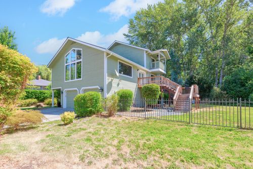 1059 Se Belle Aire Dr, Grants Pass, OR, 97526-3240 | Card Image