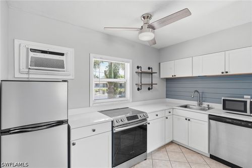202-2590 1st St, FORT MYERS, FL, 33901-2469 | Card Image