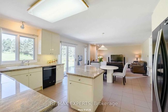 14 Dobson Crt, House other with 4 bedrooms, 3 bathrooms and 11 parking in Nobleton ON | Image 4