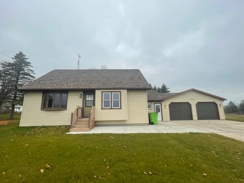 1520 North Ave, Cleveland, WI, 53015-1244 | Card Image