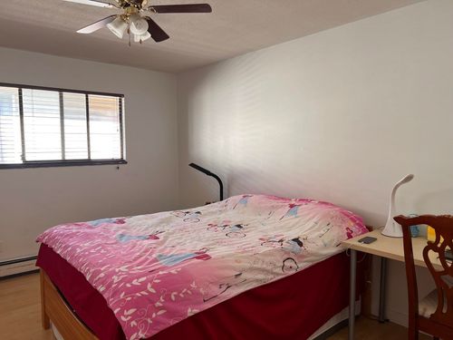 upper-9580 Blundell Rd, Richmond, BC, V6Y1K6 | Card Image