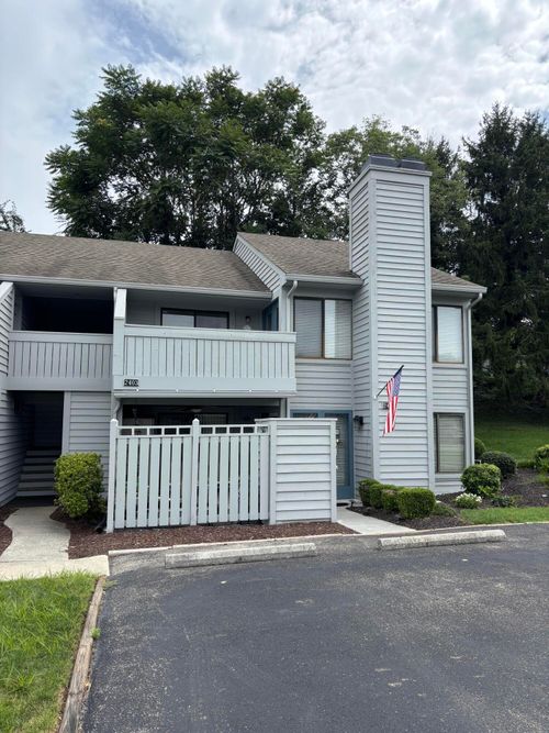 2403 Post Oak Rd, Salem, VA, 24153-7488 | Card Image