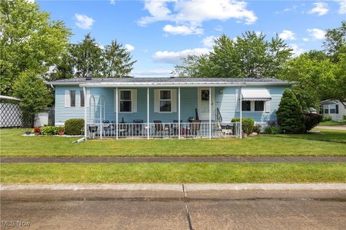 8 Symphony St, Olmsted Twp, OH, 44138-2998 | Card Image