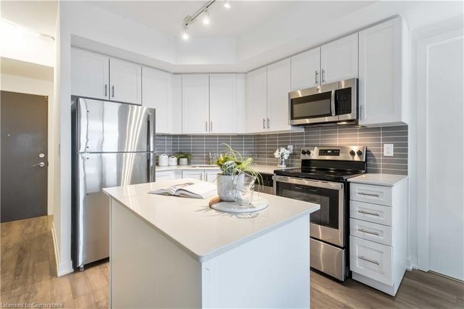 807 - 550 N Service Rd, House attached with 2 bedrooms, 2 bathrooms and 1 parking in Grimsby ON | Image 14