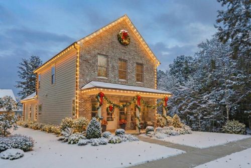 6900 Roberta Ln, Hixson, TN, 37343-6912 | Card Image