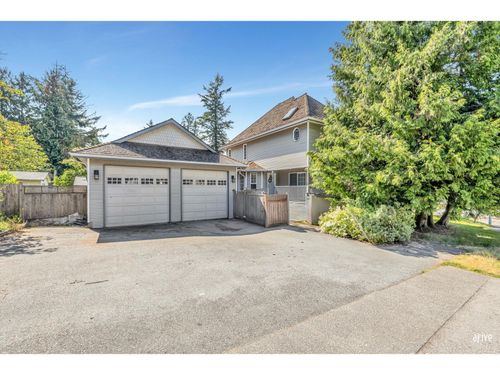 13596 60 Ave, Surrey, BC, V3X2M6 | Card Image
