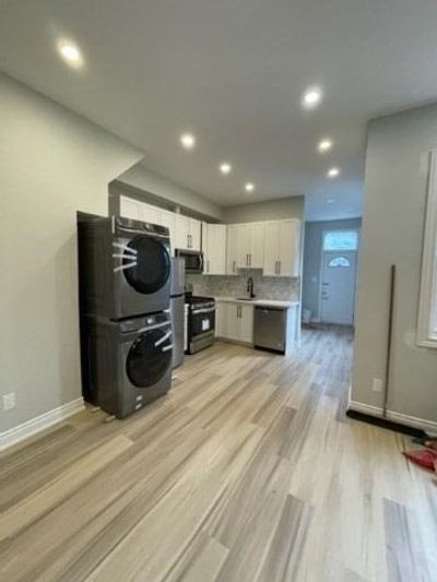 MAIN - 118 Sackville St, Home with 1 bedrooms, 1 bathrooms and null parking in Toronto ON | Image 2