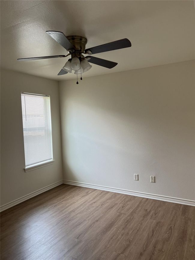 712 N N Sharp Street, Home with 3 bedrooms, 3 bathrooms and 2 parking in Franklin TX | Image 10