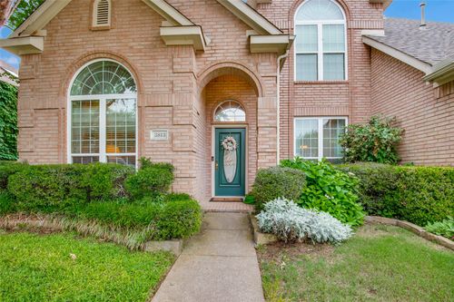 3813 Cherokee Dr, Bedford, TX, 76021-3110 | Card Image